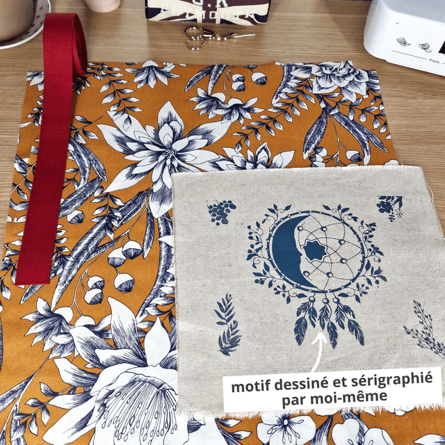 kit tout-en-un débutant tote bag motif floral bleu marine et ocre